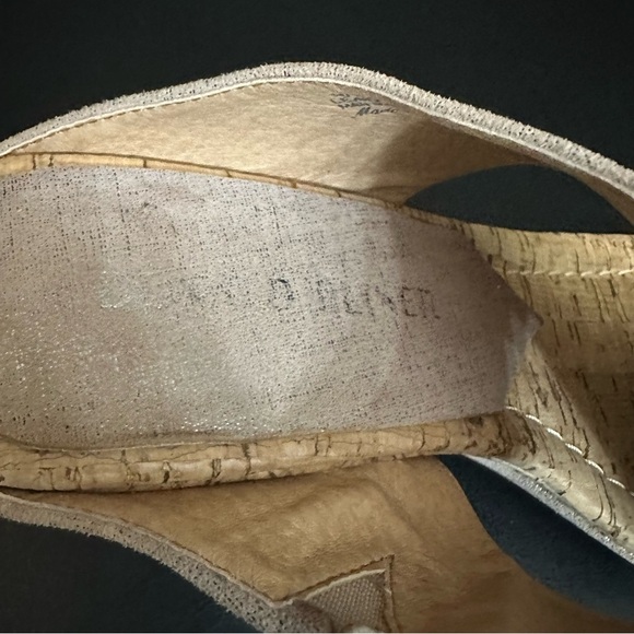 Donald Pliner Cork Footbed Wedge Slip On Sandals 9 Tan Metallic Leather Designer - Picture 8 of 10